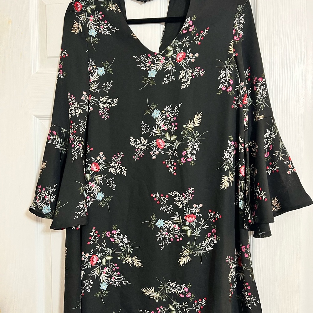 Francesca's Collections Black Floral Long Sleeve Dress